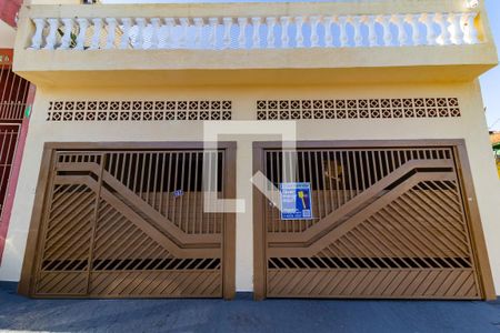 Casa à venda com 220m², 4 quartos e 3 vagasFachada