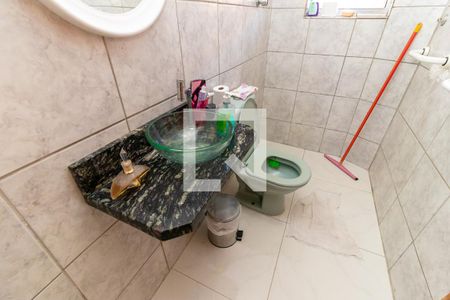 Casa à venda com 220m², 4 quartos e 3 vagasBanheiro 4 - Social