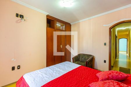 Casa à venda com 297m², 4 quartos e 6 vagasSuite