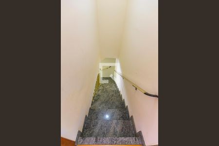 Escada Dormitórios de casa à venda com 4 quartos, 297m² em Jardim Marek, Santo André