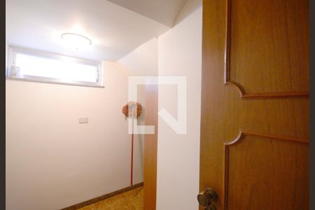 Casa para alugar com 609m², 5 quartos e 6 vagas Casa para alugar com 609m², 5 quartos e 6 vagasSapateira