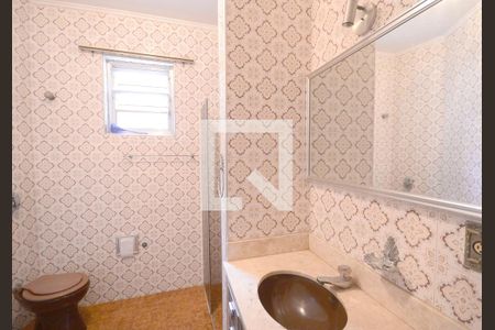 Casa para alugar com 609m², 5 quartos e 6 vagas Casa para alugar com 609m², 5 quartos e 6 vagasBanheiro de Serviço