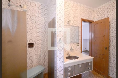 Casa para alugar com 609m², 5 quartos e 6 vagas Casa para alugar com 609m², 5 quartos e 6 vagasBanheiro de Serviço