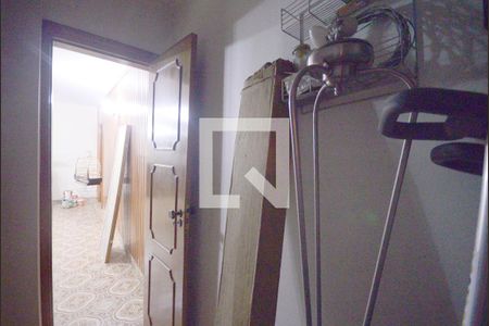 Casa para alugar com 609m², 5 quartos e 6 vagas Casa para alugar com 609m², 5 quartos e 6 vagasAdega