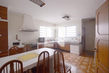 Casa para alugar com 609m², 5 quartos e 6 vagas Casa para alugar com 609m², 5 quartos e 6 vagasCozinha