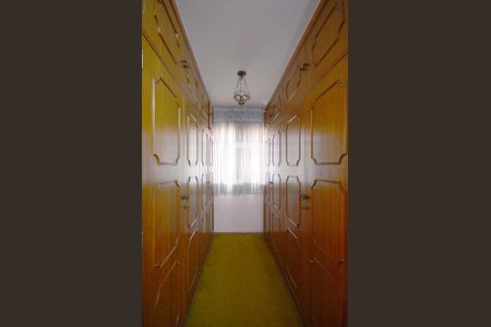 Casa para alugar com 609m², 5 quartos e 6 vagas Casa para alugar com 609m², 5 quartos e 6 vagasCloset Quarto 1