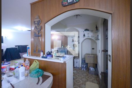 Casa para alugar com 609m², 5 quartos e 6 vagas Casa para alugar com 609m², 5 quartos e 6 vagasBar