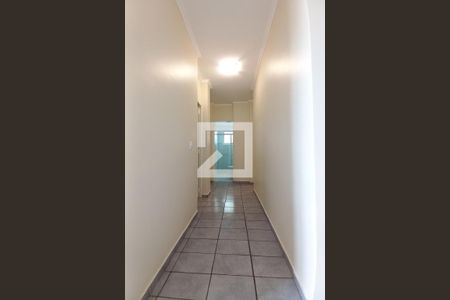 Corredor  de apartamento à venda com 3 quartos, 75m² em Jardim das Bandeiras, Campinas