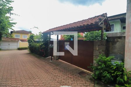 Casa à venda com 142m², 3 quartos e 2 vagasImóvel