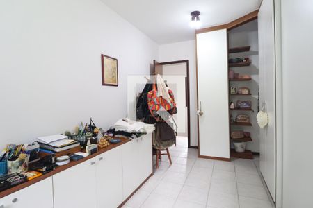 Casa à venda com 142m², 3 quartos e 2 vagasSuíte