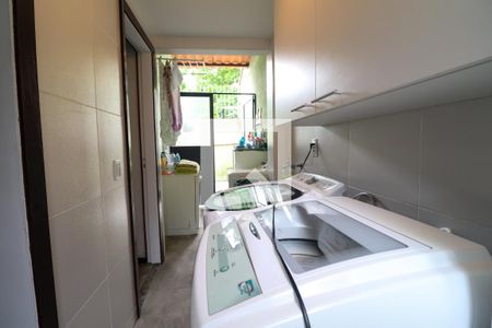 Casa à venda com 142m², 3 quartos e 2 vagasÁrea de Serviço