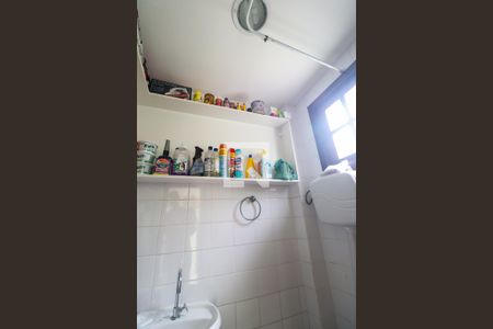 Casa à venda com 142m², 3 quartos e 2 vagasBanheiro de serviço