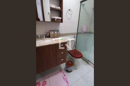 Casa à venda com 142m², 3 quartos e 2 vagasBanheiro da Suíte