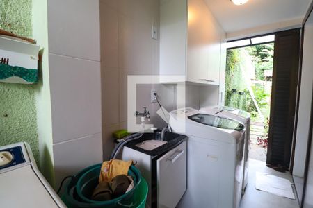 Casa à venda com 142m², 3 quartos e 2 vagasÁrea de Serviço