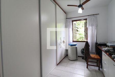 Casa à venda com 142m², 3 quartos e 2 vagasSuíte