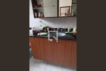 Casa à venda com 142m², 3 quartos e 2 vagasBanheiro Social