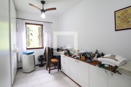 Casa à venda com 142m², 3 quartos e 2 vagasSuíte