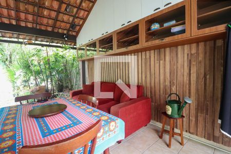 Casa à venda com 142m², 3 quartos e 2 vagasQuintal