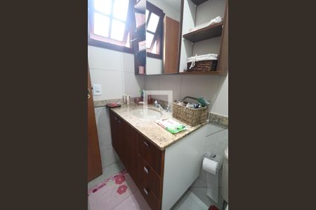 Casa à venda com 142m², 3 quartos e 2 vagasBanheiro da Suíte