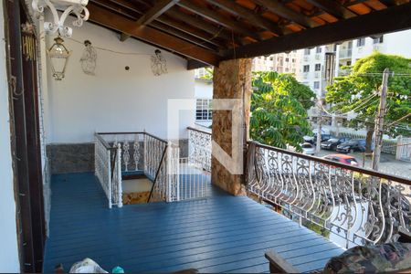 Casa à venda com 383m², 4 quartos e 3 vagasVaranda