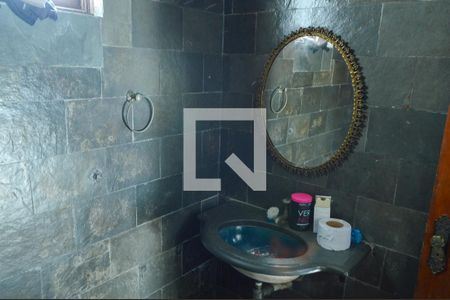 Casa à venda com 383m², 4 quartos e 3 vagasBanheiro de serviço