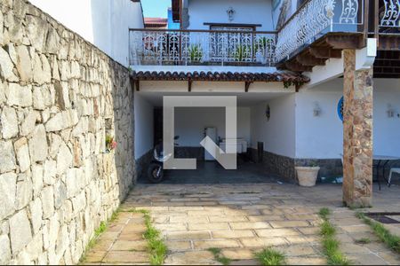 Casa à venda com 383m², 4 quartos e 3 vagasGaragem 