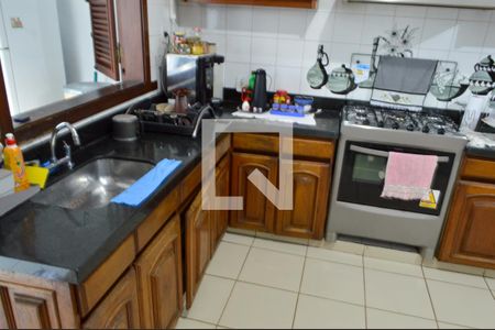 Casa à venda com 383m², 4 quartos e 3 vagasCozinha