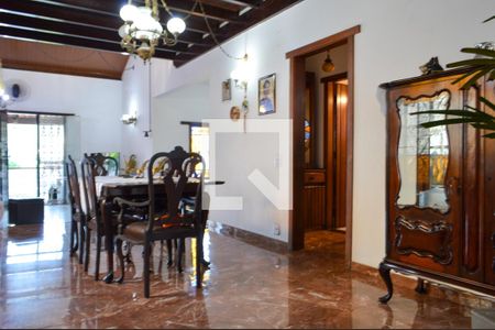 Casa à venda com 383m², 4 quartos e 3 vagasSala de Jantar