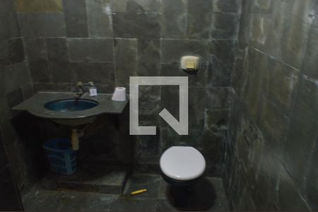 Casa à venda com 383m², 4 quartos e 3 vagasBanheiro da Piscina 