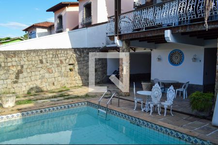 Casa à venda com 383m², 4 quartos e 3 vagasPiscina