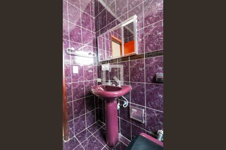 Casa à venda com 209m², 4 quartos e 2 vagasBanheiro