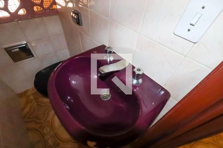 Casa à venda com 209m², 4 quartos e 2 vagasLavabo