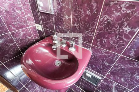 Casa à venda com 209m², 4 quartos e 2 vagasBanheiro