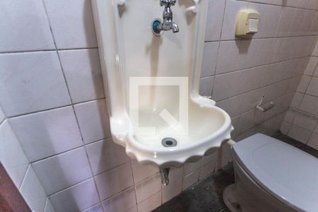 Casa à venda com 324m², 4 quartos e 5 vagas Casa à venda com 324m², 4 quartos e 5 vagasLavabo