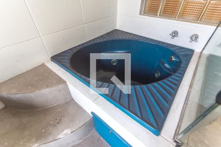 Casa à venda com 324m², 4 quartos e 5 vagas Casa à venda com 324m², 4 quartos e 5 vagasBanheiro suíte 2