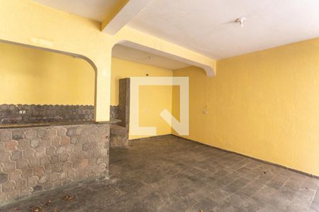 Casa à venda com 324m², 4 quartos e 5 vagas Casa à venda com 324m², 4 quartos e 5 vagasQuintal