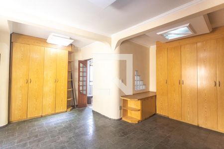 Casa à venda com 324m², 4 quartos e 5 vagas Casa à venda com 324m², 4 quartos e 5 vagasSuíte 2