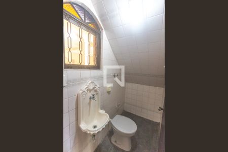 Casa à venda com 324m², 4 quartos e 5 vagas Casa à venda com 324m², 4 quartos e 5 vagasLavabo