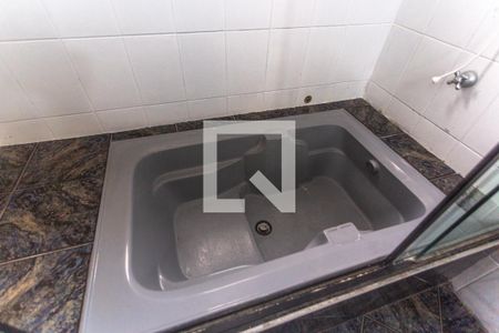 Casa à venda com 324m², 4 quartos e 5 vagas Casa à venda com 324m², 4 quartos e 5 vagasBanheiro social