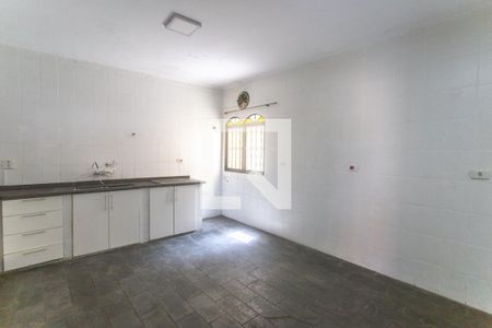 Casa à venda com 324m², 4 quartos e 5 vagas Casa à venda com 324m², 4 quartos e 5 vagasCozinha