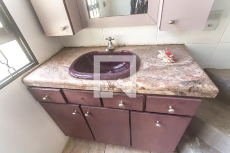 Casa à venda com 324m², 4 quartos e 5 vagas Casa à venda com 324m², 4 quartos e 5 vagasBanheiro suíte 2