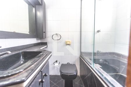 Casa à venda com 324m², 4 quartos e 5 vagas Casa à venda com 324m², 4 quartos e 5 vagasBanheiro suíte 1