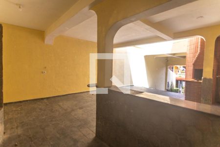 Casa à venda com 324m², 4 quartos e 5 vagas Casa à venda com 324m², 4 quartos e 5 vagasQuintal