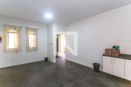 Casa à venda com 324m², 4 quartos e 5 vagas Casa à venda com 324m², 4 quartos e 5 vagasCozinha