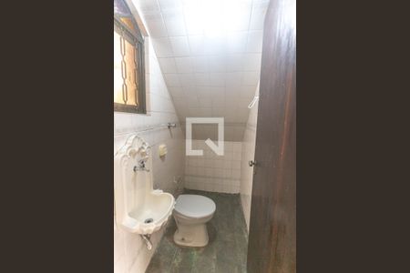 Casa à venda com 324m², 4 quartos e 5 vagas Casa à venda com 324m², 4 quartos e 5 vagasLavabo