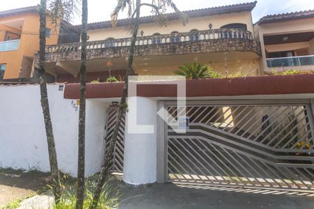 Casa à venda com 324m², 4 quartos e 5 vagas Casa à venda com 324m², 4 quartos e 5 vagasFachada