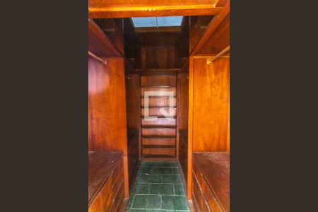 Casa à venda com 324m², 4 quartos e 5 vagas Casa à venda com 324m², 4 quartos e 5 vagasQuarto 1