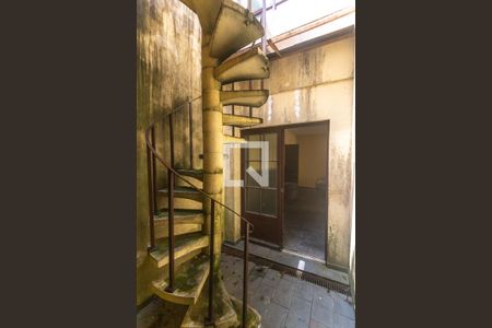 Casa à venda com 324m², 4 quartos e 5 vagas Casa à venda com 324m², 4 quartos e 5 vagasÁrea de serviço