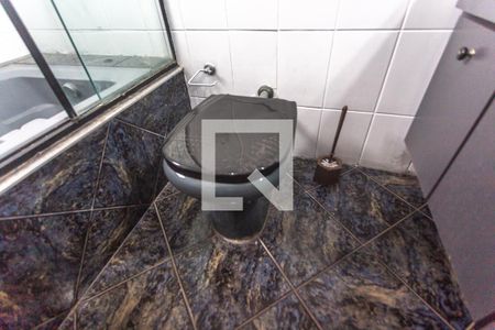 Casa à venda com 324m², 4 quartos e 5 vagas Casa à venda com 324m², 4 quartos e 5 vagasBanheiro social