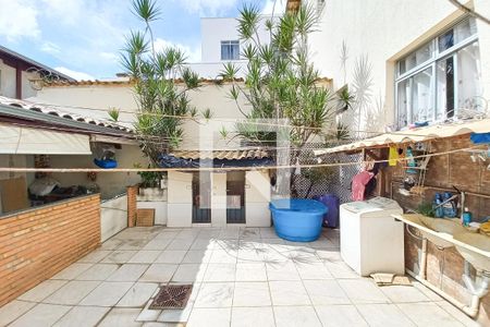 Casa à venda com 167m², 4 quartos e 2 vagas Casa à venda com 167m², 4 quartos e 2 vagasÁrea de Serviço